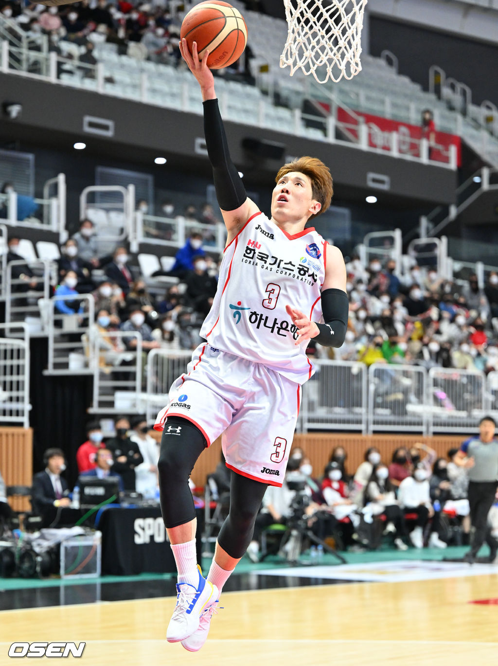 4쿼터 한국가스공사 두경민이 스틸 이후 레이업슛을 성공시키고 있다. 2022.01.05 / soul1014@osen.co.kr
