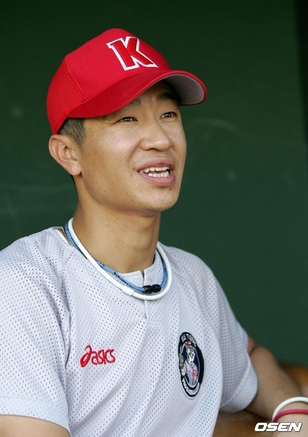 2004년 취재진과 인터뷰 나누는 KIA 김종국 /spjj@osen.co.kr