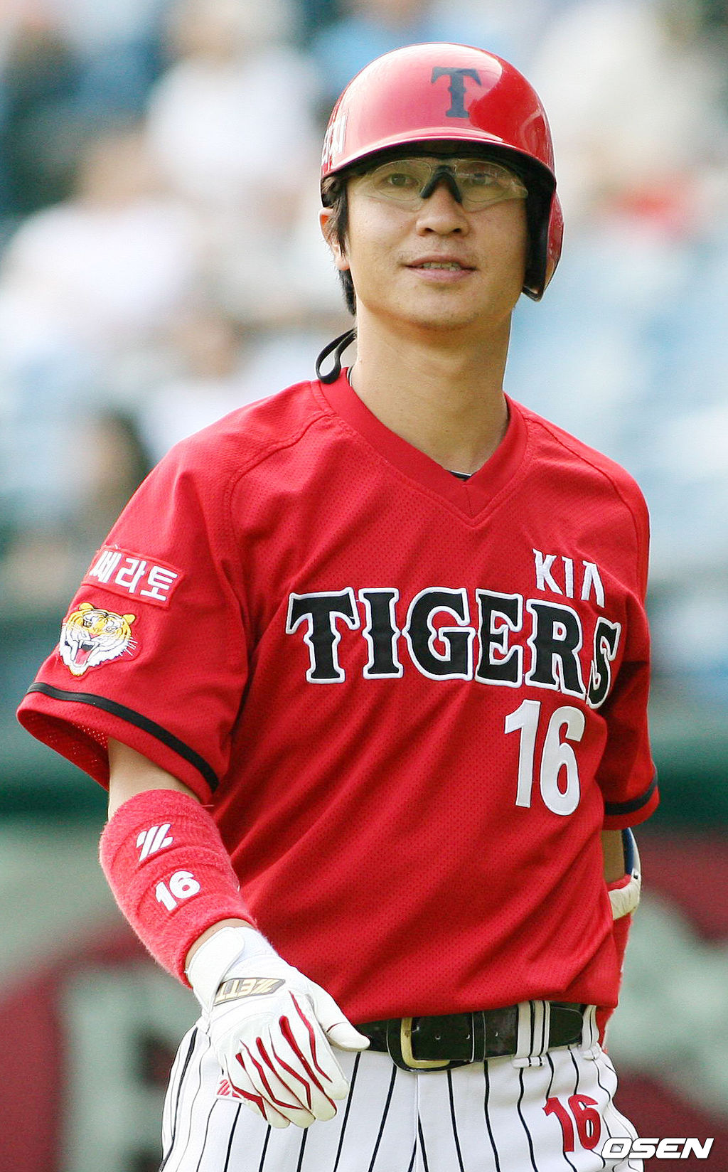 2007년 리그 경기서 더그아웃 향하는 KIA 김종국 /spjj@osen.co.kr