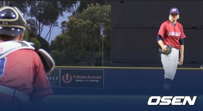 [사진] 애들레이드와의 경기에서 마운드에 오른 제너비브 비컴. <멜버른 에이시스 홈페이지 캡처>