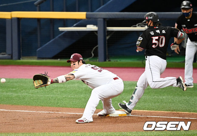 1회초 2사 KT 강백호가 유격수 앞 내야 안타를 날린 후 1루에서 세이프 되고 있다. 21.08.10/rumi@osen.co.kr