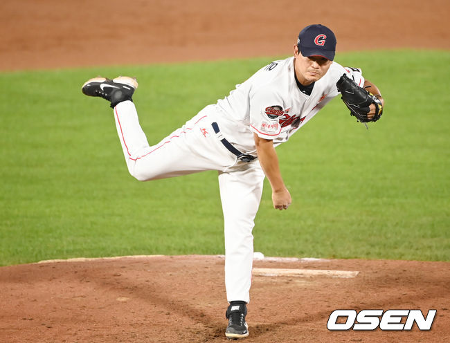 롯데 자이언츠 시절의 베테랑 투수 노경은. / OSEN DB