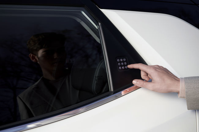 코란도_이모션 스마트터치패널(STPM). 