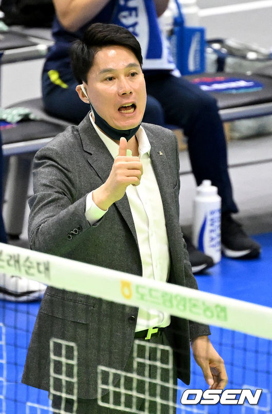 현대건설 강성형 감독 / OSEN DB