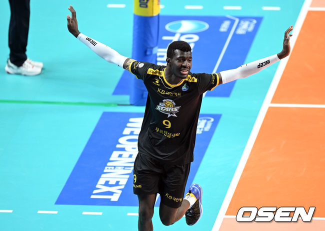 1세트 KB손해보험 케이타가 득점 후 세리머니를 하고 있다. 2022.01.12 /cej@osen.co.kr