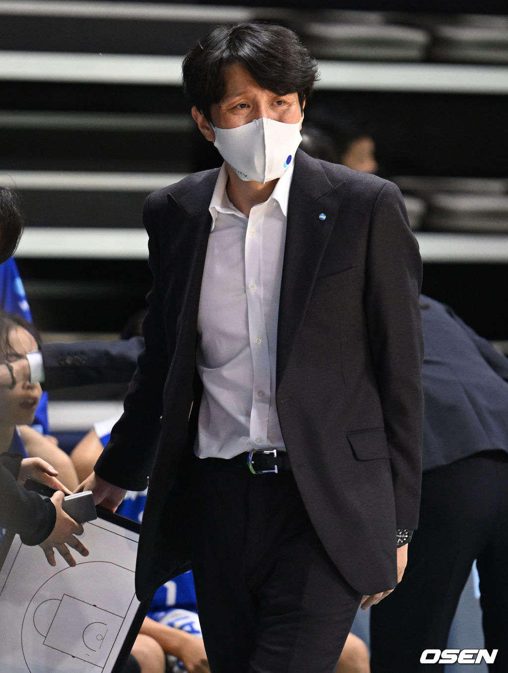 3쿼터, 우리은행 위성우 감독이 아쉬워하고 있다. 2022.01.13 /ksl0919@osen.co.kr