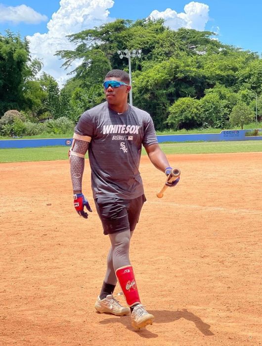 오스카 콜라스 SNS 