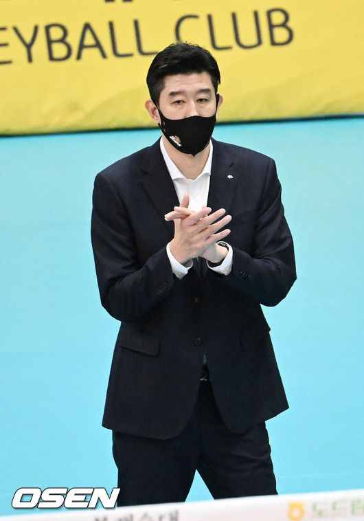 KB손해보험 후인정 감독 / OSEN DB