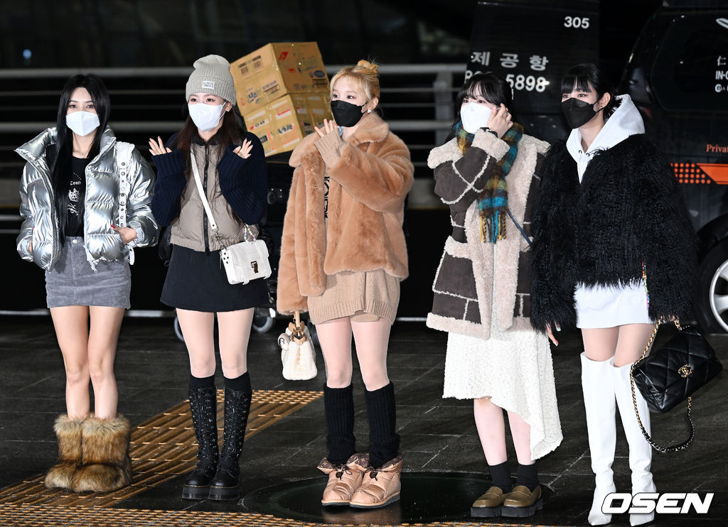 두바이엑스포 '한국의 날'에 진행되는 K팝 콘서트 참석 위해 인천공항 출국장 향하는 그룹 (여자)아이들. 2022.01.15 /rumi@osen.co.kr