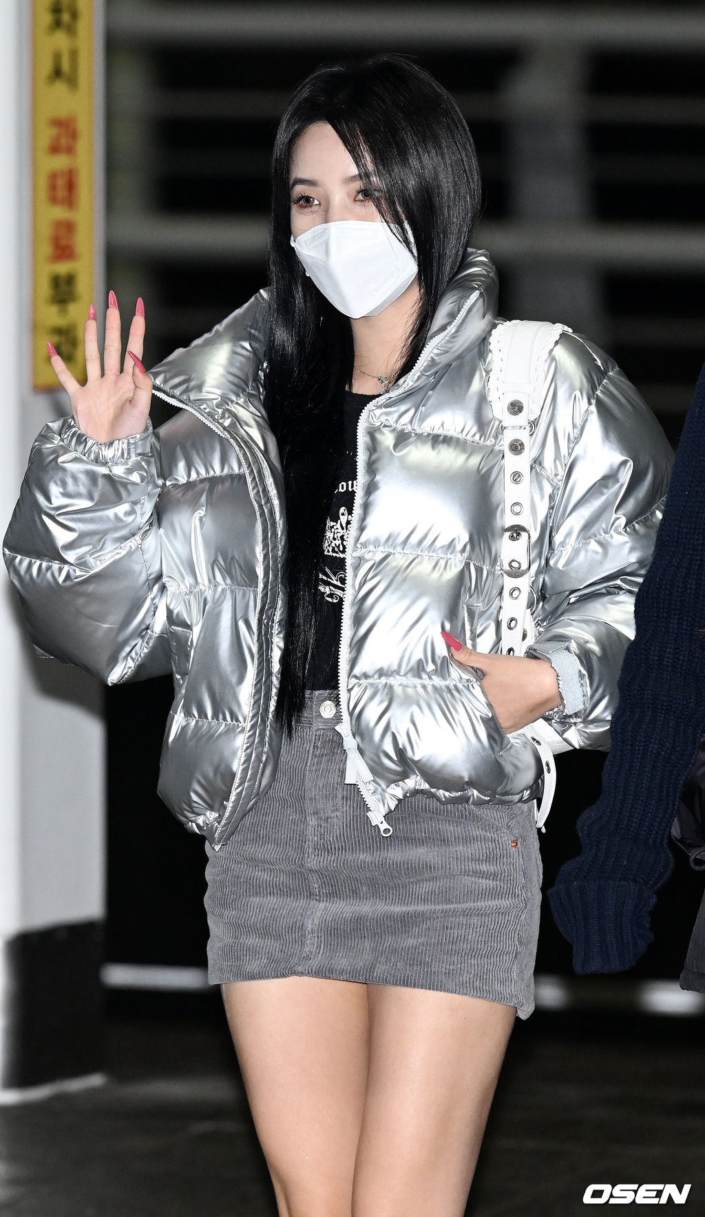두바이엑스포 '한국의 날'에 진행되는 K팝 콘서트 참석 위해 인천공항 출국장 향하는 그룹 (여자)아이들 소연. 2022.01.15 /rumi@osen.co.kr