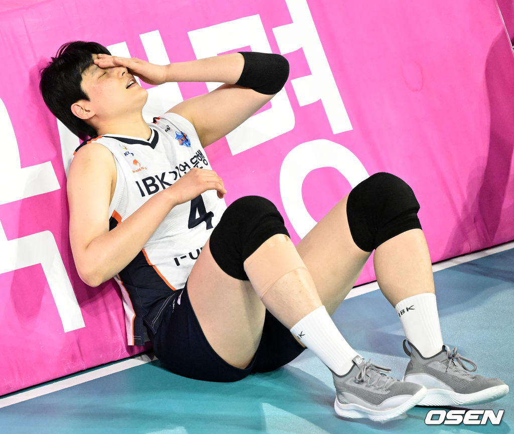 경기를 마치며 IBK기업은행 김희진이 기뻐하고 있다. 2022.01.15 / rumi@osen.co.kr