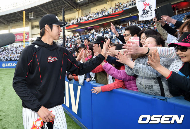 [OSEN=이대선 기자] 뛰어난 실력뿐만 아니라 잘생긴 외모로 많은 일본 야구팬의 사랑을 받았다. 2015.04.18 /sunday@osen.co.kr
