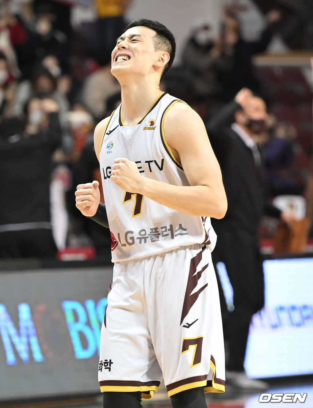 4쿼터 역전슛을 성공시킨 이관희가 득점 후 기뻐하고 있다. 2022.01.18 / soul1014@osen.co.kr