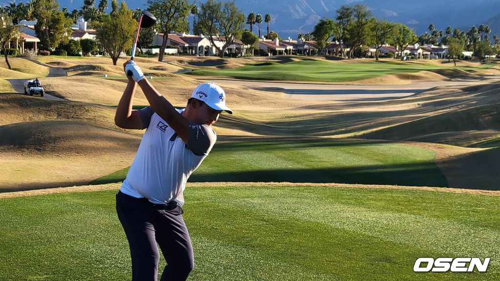 [OSEN=라킨타(미 캘리포니아주), 이사부 통신원] 이경훈이 21일(한국시간) 캘리포니아주 라킨타의 PGA 웨스트 스타디움 코스에서 벌어진 아메리칸 익스프레스 1라운드 8번 홀에서 힘차게 티샷을 하고 있다. 