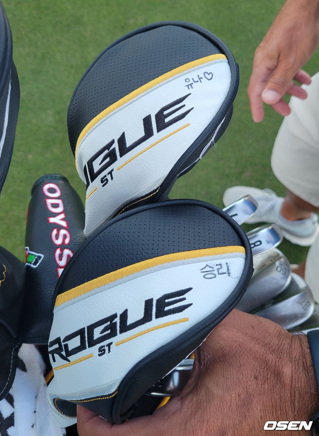 [OSEN=라킨타(미 캘리포니아주), 이사부 통신원] 이경훈의 우드 클럽 헤드. 승리는 원래 쓰여 있던 것이었고, 21일 아메리칸 익스프레스 첫 라운드가 시작되기 전 딸 이름인 유나도 써넣었다. 