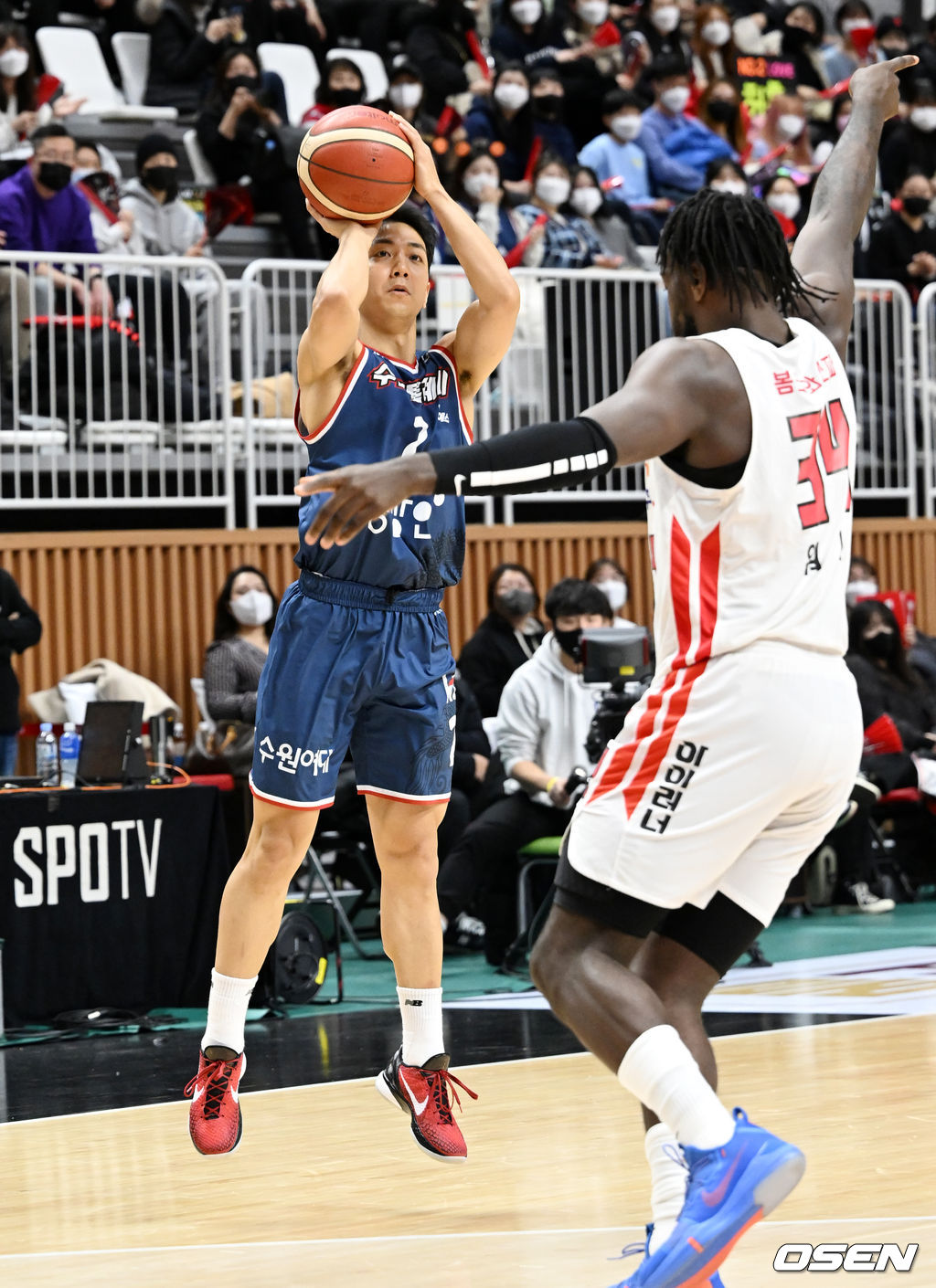 1쿼터 KT 허훈이 3점슛을 시도하고 있다. 2022.01.19 / rumi@osen.co.kr