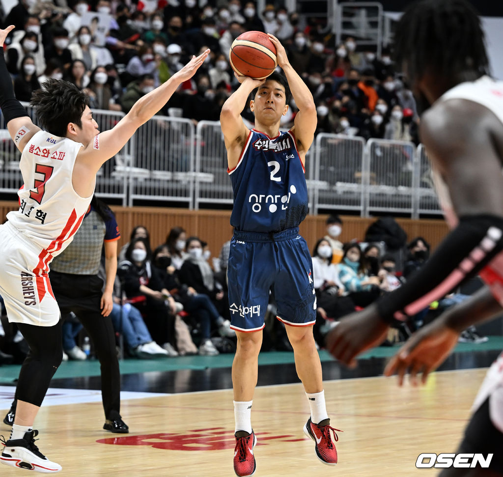 2쿼터 KT 허훈이 3점슛을 성공시키고 있다. 2022.01.19 / rumi@osen.co.kr