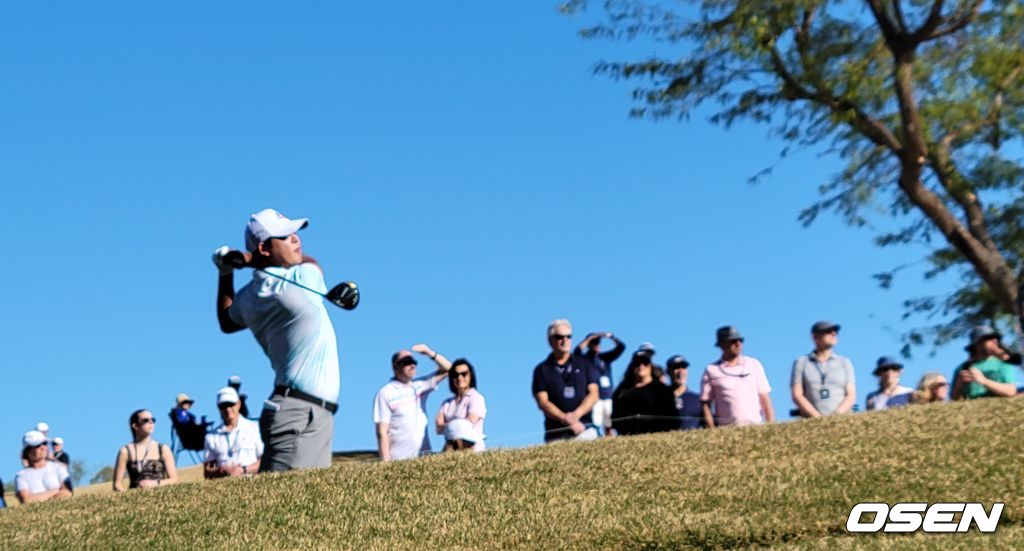 [OSEN=라킨타(미 캘리포니아주), 이사부 통신원] 김시우가 24일(한국시간) 캘리포니아주 라킨타의 PGA 웨스트 다이 스타디움 코스에서 벌어진 아메리칸 익스프레스 4라운드 16번 홀에서 힘차게 티샷을 하고 있다.