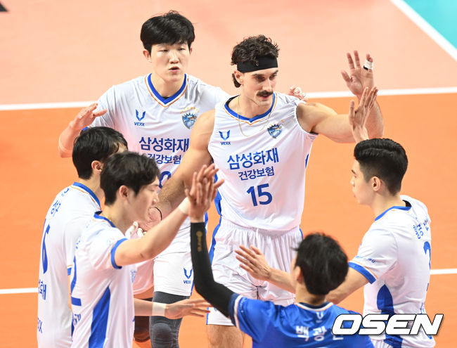 삼성생명 선수들이 득점에 기뻐하고 있다. 2021.12.29 /OSEN DB