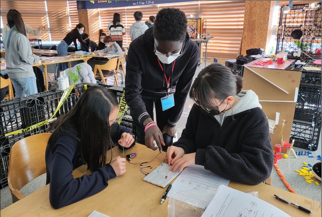 스마일게이트 제공.