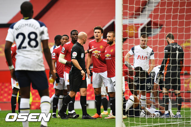 [사진] 토트넘과의 경기 퇴장당하는 마시알 ⓒGettyimages(무단전재 및 재배포 금지)
