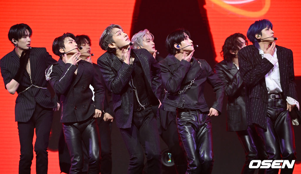 펜타곤이 타이틀곡 'Feelin' Like'(필린라이크) 무대를 선보이고 있다. 2022.01.24 /jpnews@osen.co.kr
