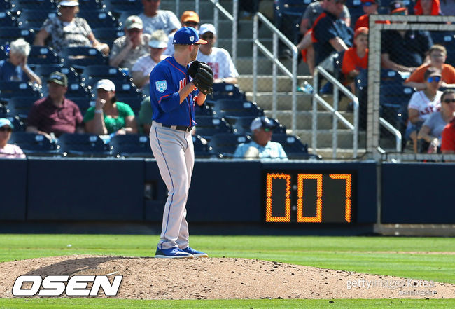 [사진] 지난 2019년 시범경기 때 시행됐던 피치 클락. ⓒGettyimages(무단전재 및 재배포 금지)