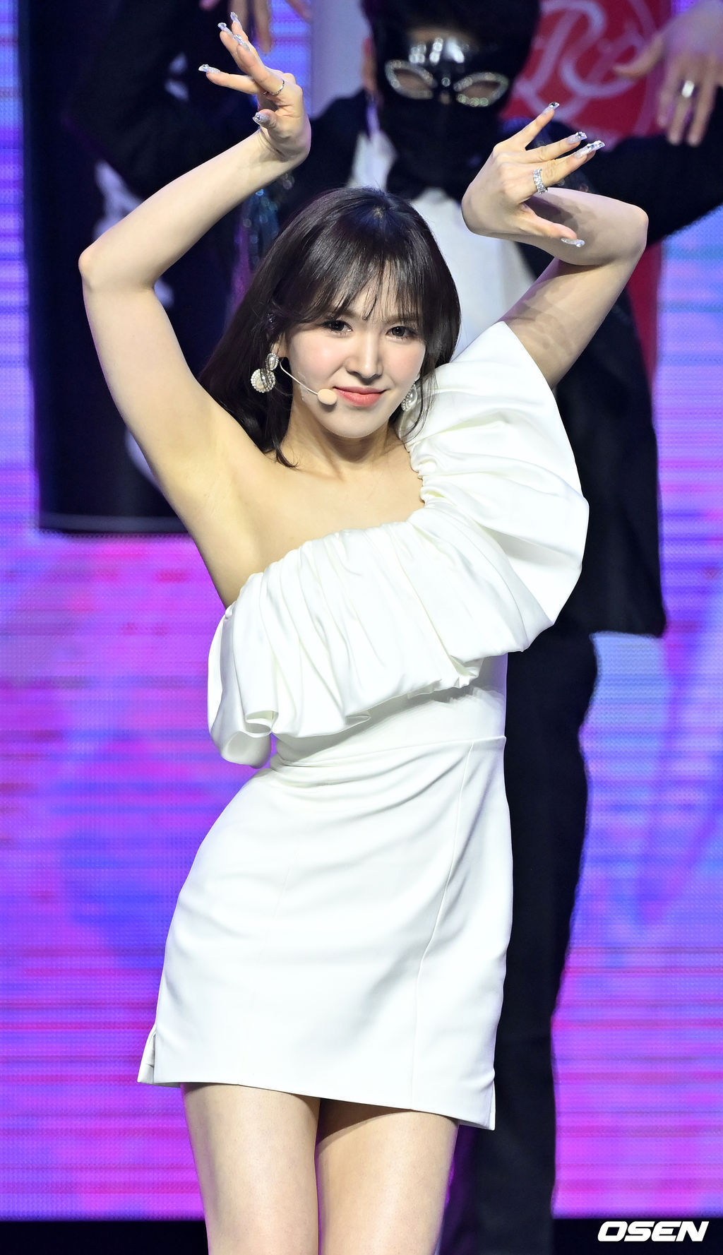 가수 레드벨벳(Red Velvet)의 웬디가 화려한 무대를 선보이고 있다. 2022.01.27 /rumi@osen.co.kr