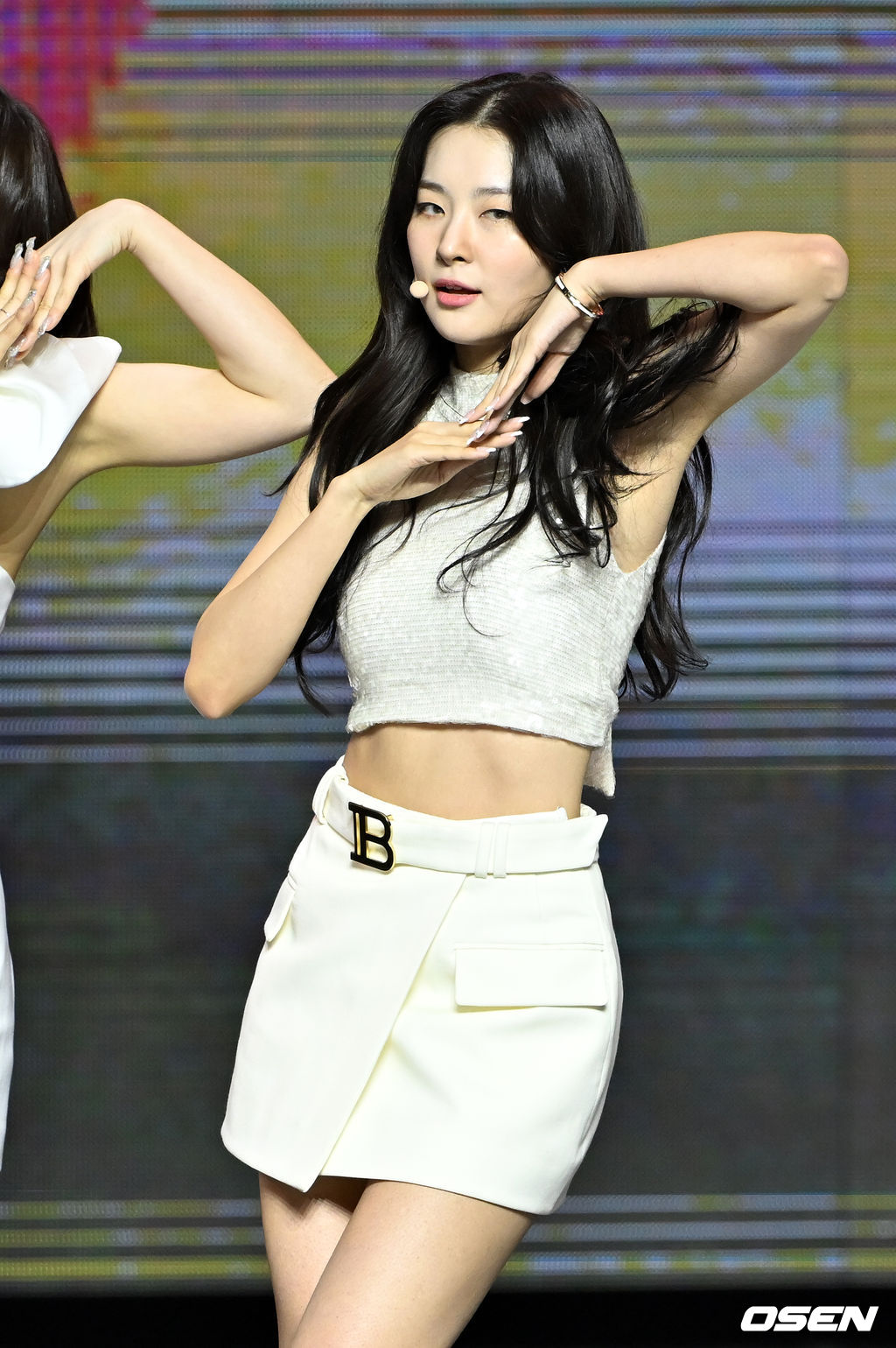가수 레드벨벳(Red Velvet)의 슬기가 화려한 무대를 선보이고 있다. 2022.01.27 /rumi@osen.co.kr