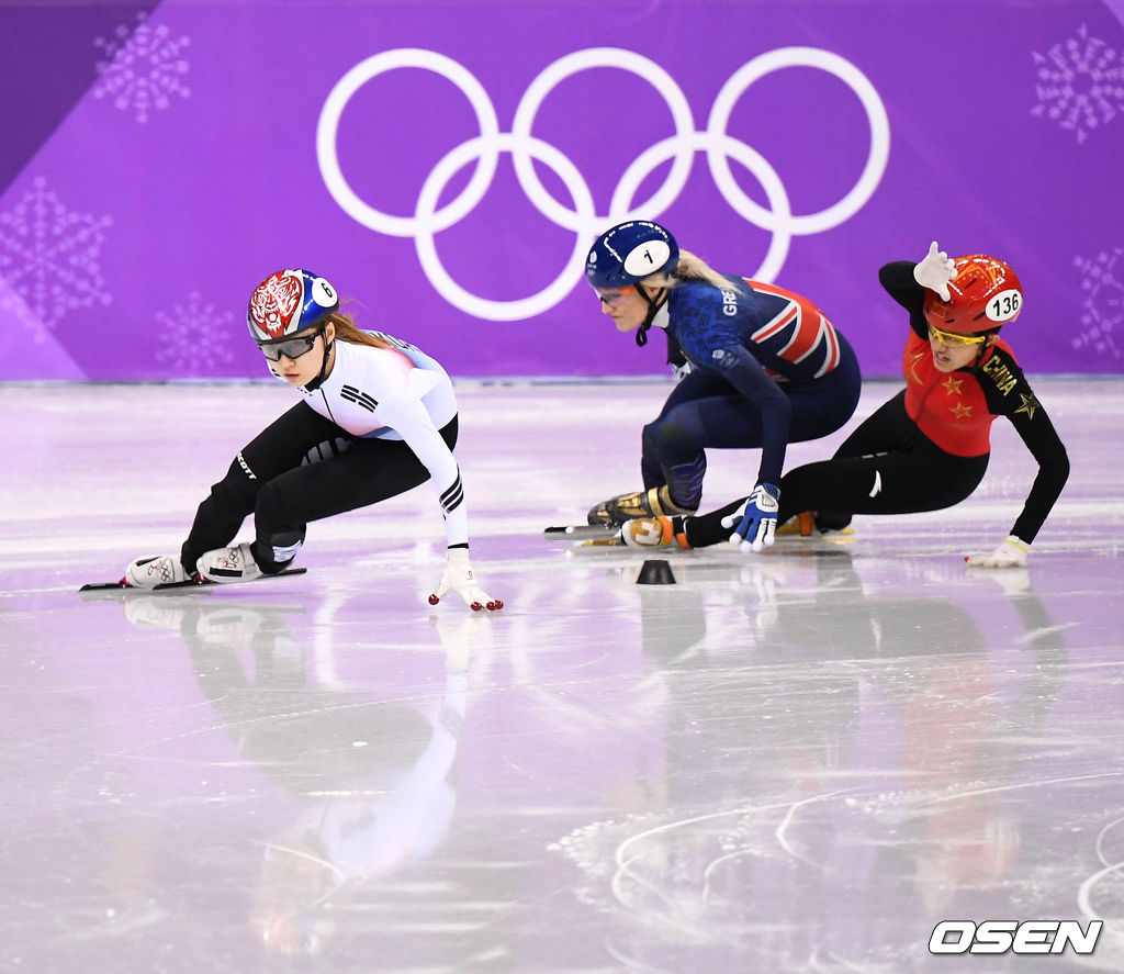 강릉 아이스아레나에서 진행된 2018 평창 동계올림픽 쇼트트랙 여자 1,500m 준결승전에서 최민정이 레이스를 펼치고 있다. 2018.02.17 / rumi@osen.co.kr