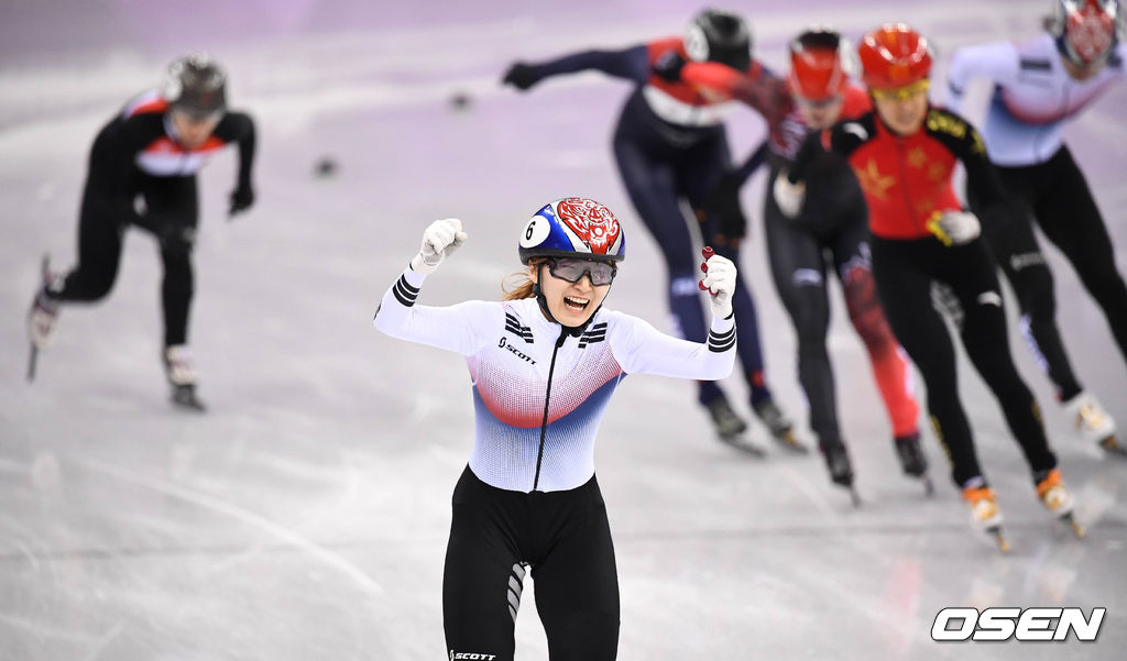 강릉 아이스아레나에서 진행된 2018 평창 동계올림픽 쇼트트랙 여자 1,500m 결승전에서 금메달을 차지한 최민정이 환호하고 있다. 2018.02.17 / rumi@osen.co.kr