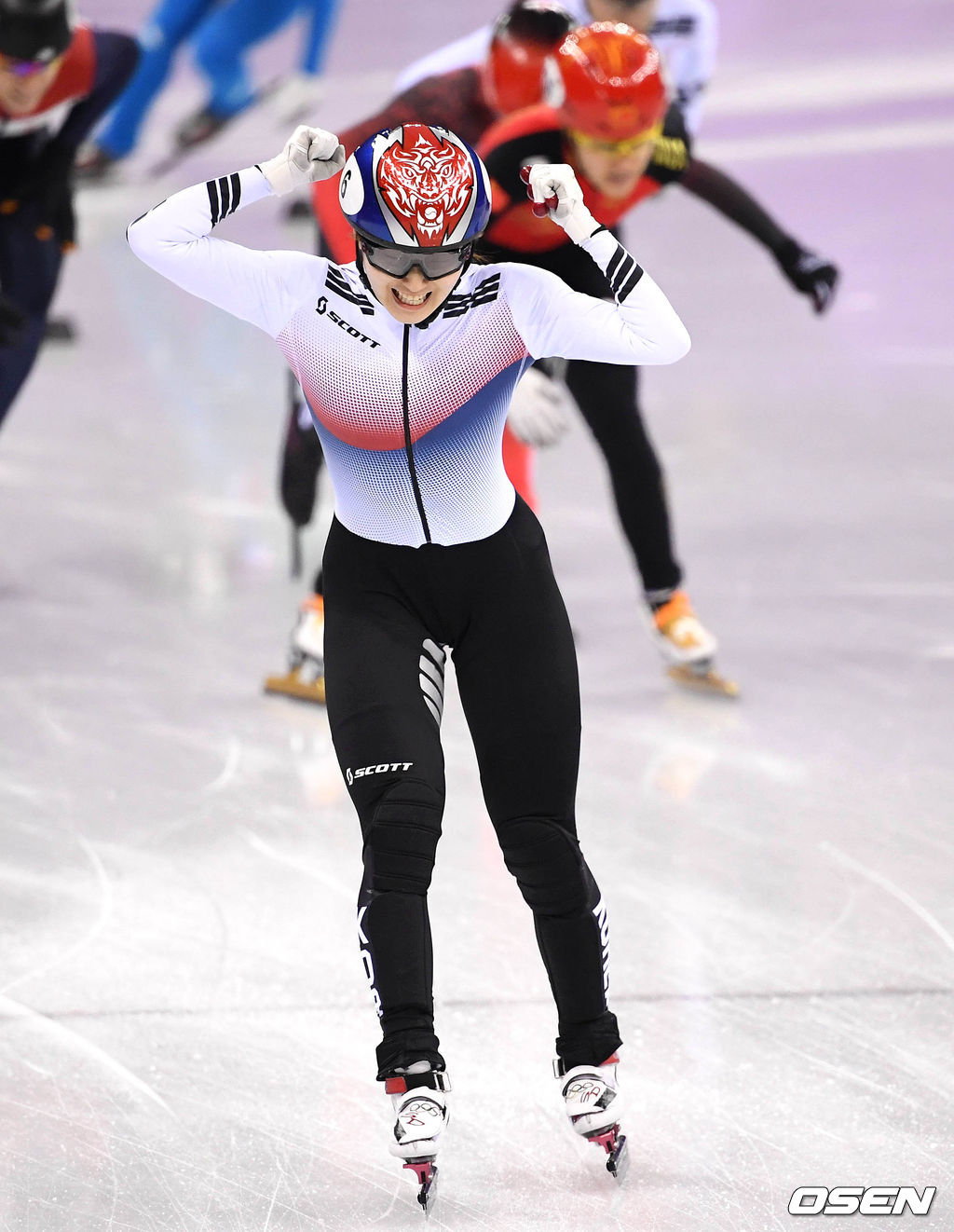 강릉 아이스아레나에서 진행된 2018 평창 동계올림픽 쇼트트랙 여자 1,500m 결승전에서 금메달을 차지한 최민정이 환호하고 있다. 2018.02.17 / rumi@osen.co.kr