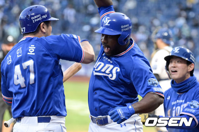 강민호와 호세 피렐라 / OSEN DB