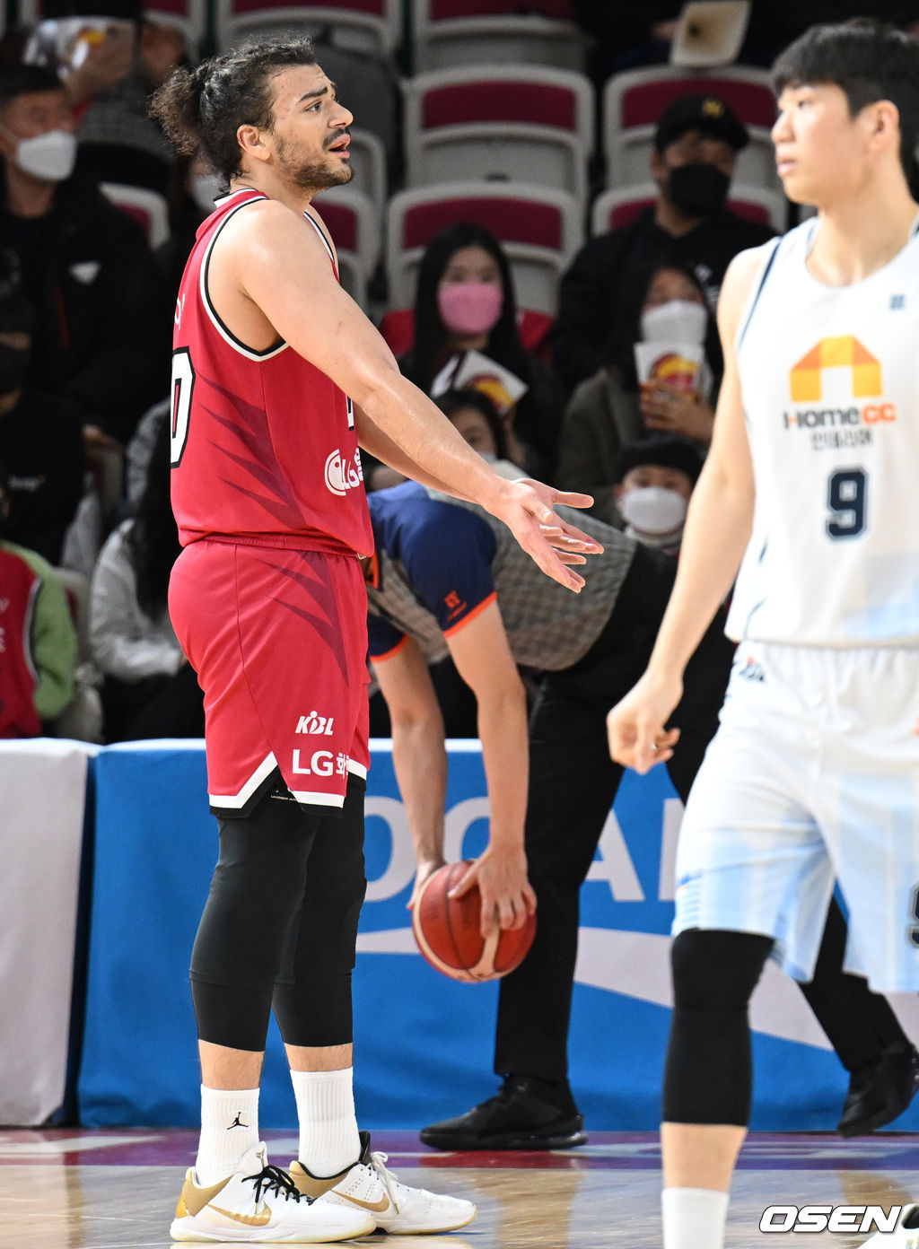 2쿼터, LG 마레이가 파울 판정에 항의하고 있다. 2022.02.01 /ksl0919@osen.co.kr