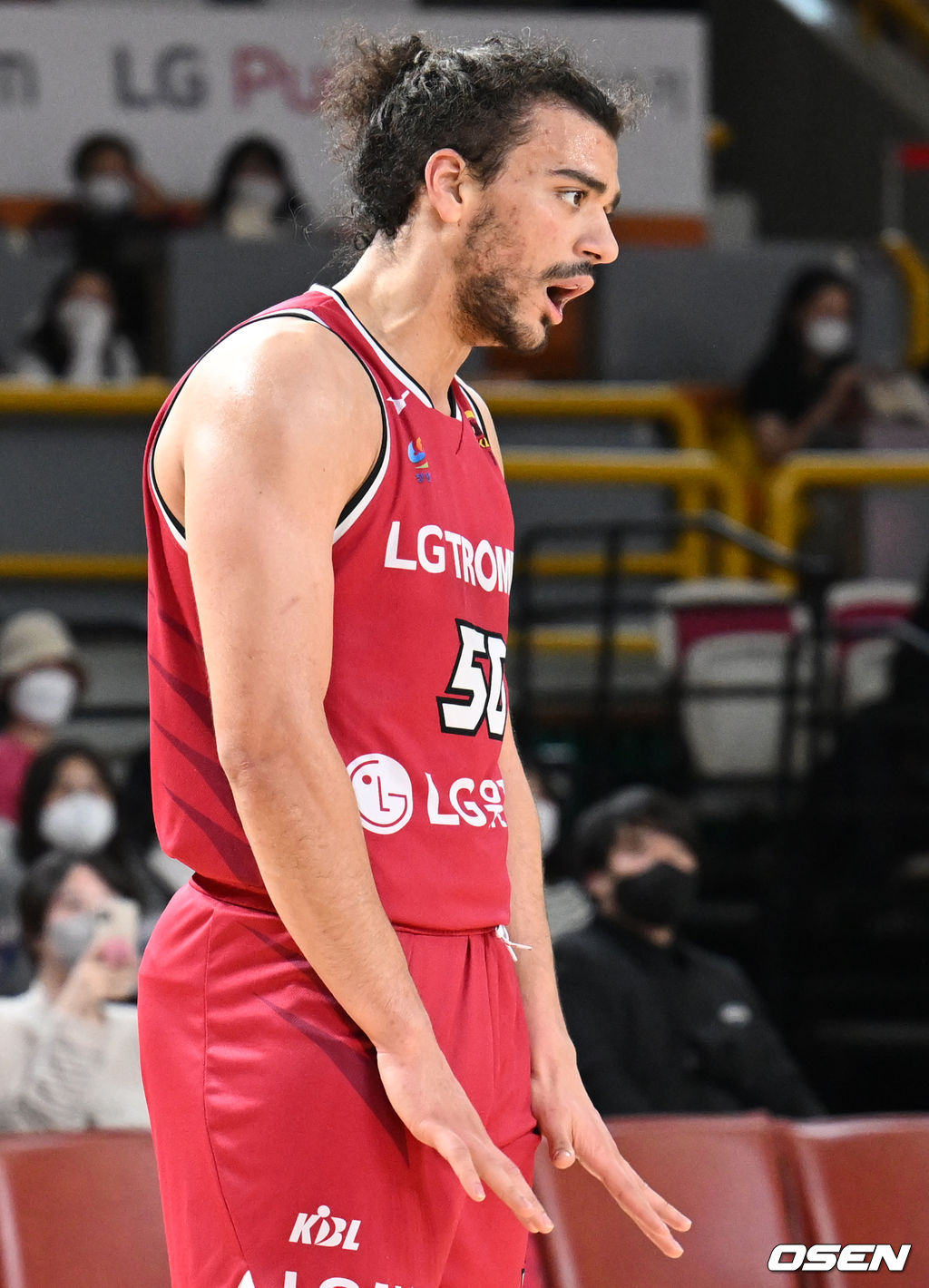 3쿼터, LG 마레이가 파울 판정에 강력하게 항의하고 있다. 2022.02.01 /ksl0919@osen.co.kr