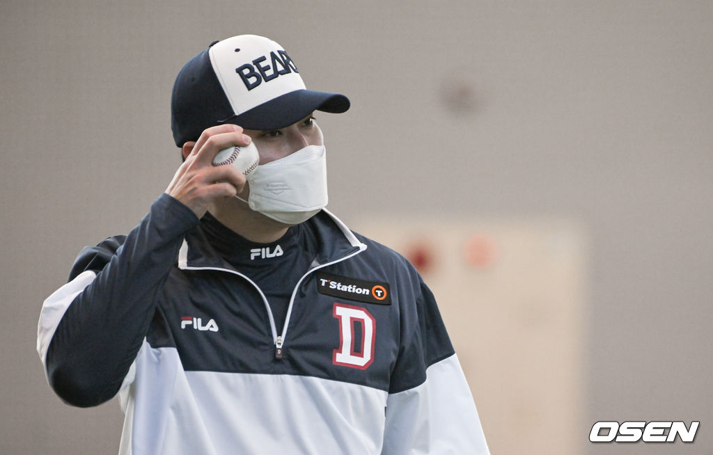 임창민이 캐치볼을 하고 있다. 2022.02.03 /  soul1014@osen.co.kr