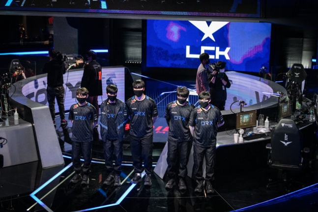 라이엇 게임즈 플리커.