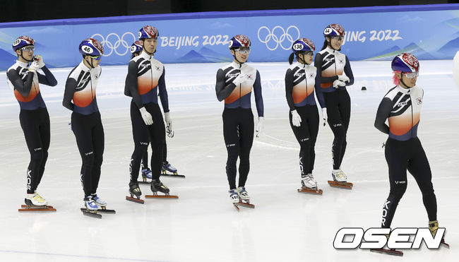 2022 베이징 동계올림픽 개막식이 열리는 4일 한국 쇼트트랙선수단이 캐피털인도어 스케이트장 훈련링크에서 훈련을 시작하고 있다. 2022.02.04 /jpnews@osen.co.kr