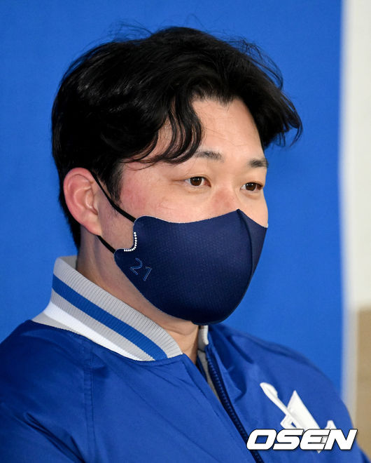 4일 오전 경북 경산시 삼성 라이온즈 볼파크에서 삼성 라이온즈의 스프링캠프가 진행됐다.삼성 오승환이 취재진의 질문에 대답하고 있다. 2022.02.04 /ksl0919@osen.co.kr