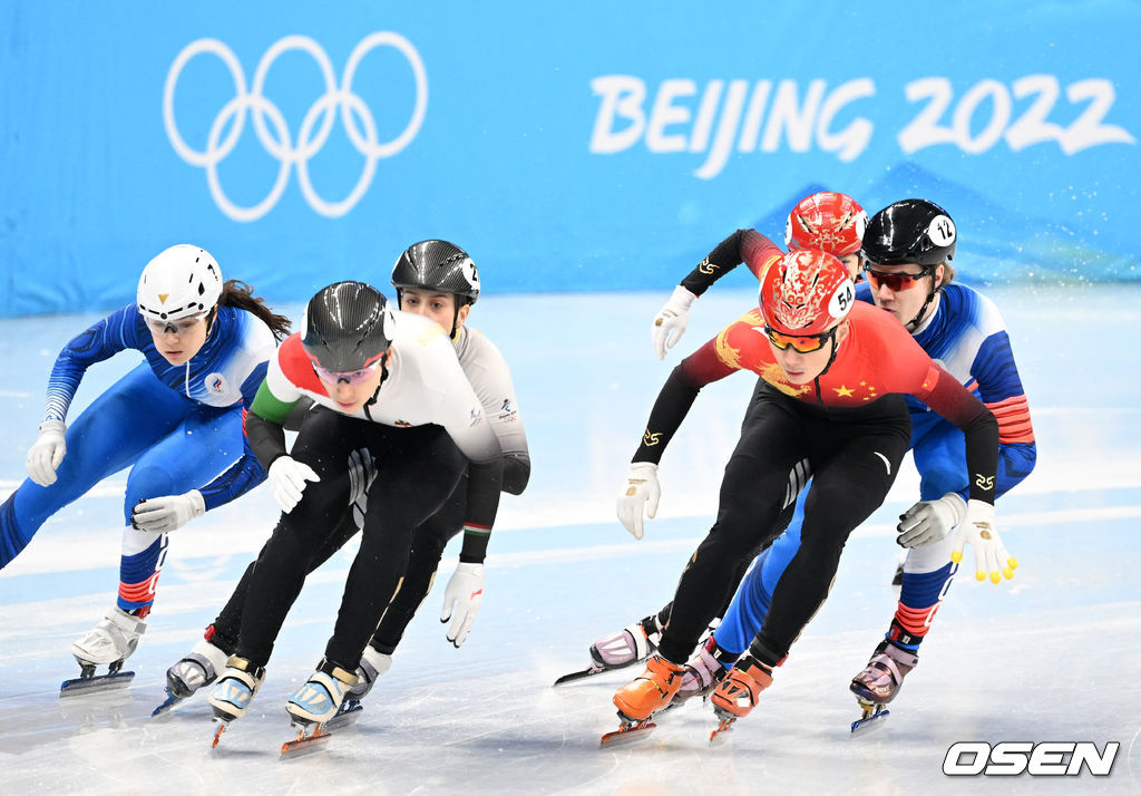 쇼트트랙 2,000ｍ 혼성계주 준결승, 중국 배턴 터치 과정에서 장유팅을 가로 막는 ROC