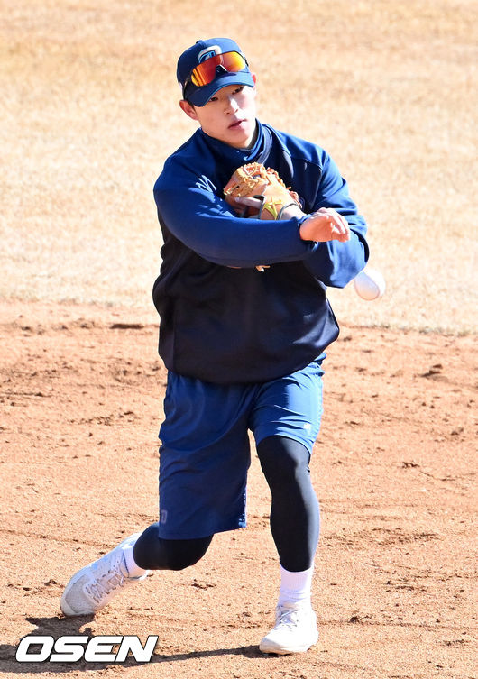 NC 김한별이 수비훈련을 하고 있다. 2022.02.06 /rumi@osen.co.kr