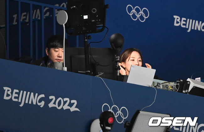 7일 중국 베이징 캐피털 인도어 스타디움에서 2022베이징동계올림픽 여자 쇼트트랙 500ｍ 준준결승 경기가 열릴 예정이다.경기에 앞서 배성재 아나운서와 박승희 해설위원이 중계를 준비하고 있다. 2022.02.07 /jpnews@osen.co.kr