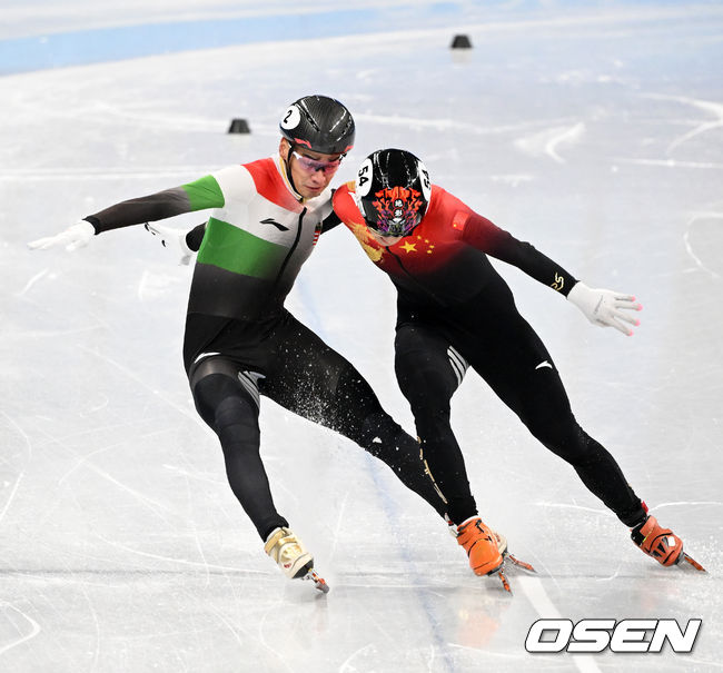 7일 중국 베이징 캐피털 인도어 스타디움에서 2022 베이징 동계올림픽 남자 쇼트트랙 1000ｍ 결승 경기가 열렸다.헝가리 류사오린이 1위로 결승선을 통과 했지만 비디오 판독으로 실격 판정을 받았다. 2022.02.07 /jpnews@osen.co.kr