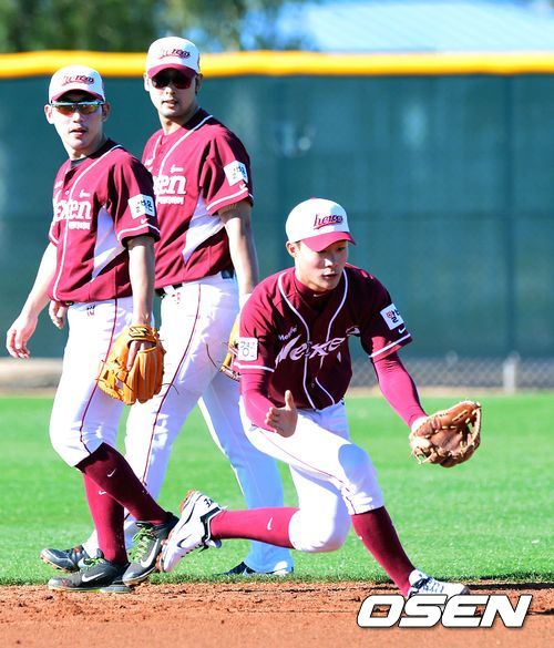 2014년 넥센 입단 첫 해 캠프에 참가한 김하성이 수비 훈련을 하고 있다. /OSEN DB