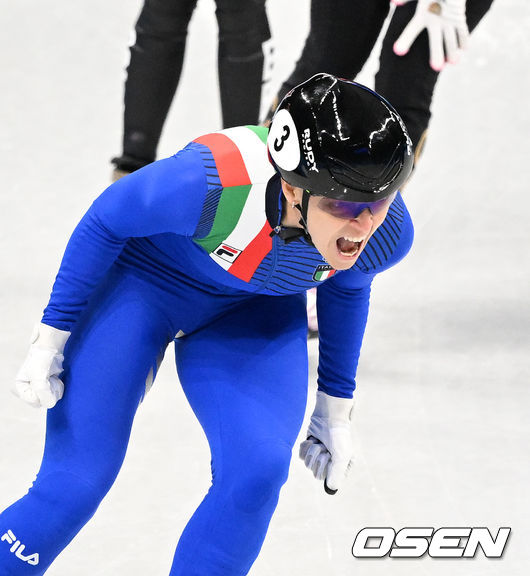 7일 중국 베이징 캐피털 인도어 스타디움에서 2022 베이징 동계올림픽 여자 쇼트트랙 500m-남자 쇼트트랙 1000ｍ 경기가 열렸다.금메달을 차지한 이탈리아 아리아나 폰타나가 환호하고 있다. 2022.02.07 /jpnews@osen.co.kr