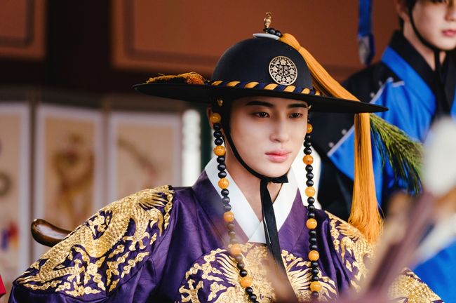 꽃피면달생각하고문화산업전문회사, 몬스터유니온, 피플스토리컴퍼니 제공