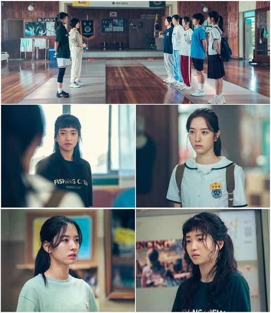 '스물 다섯 스물 하나' 제공