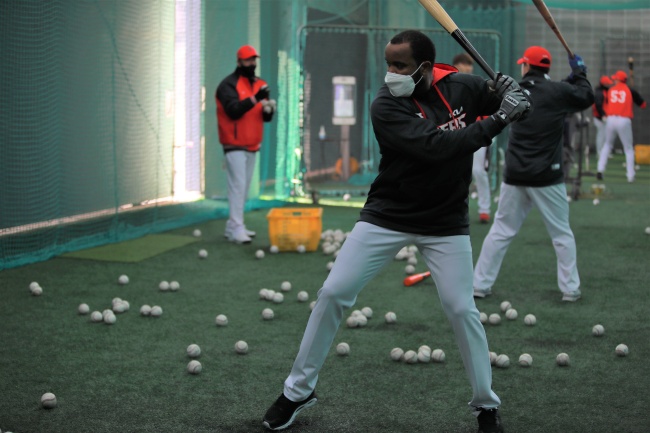 KIA 타이거즈 소크라테스 브리토가 타격훈련을 하고 있다.