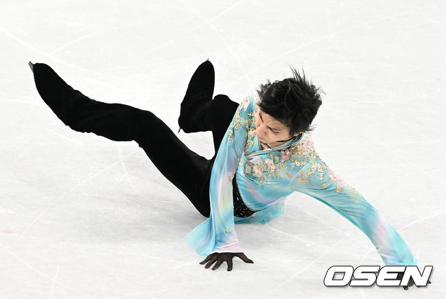 10일(한국시간) 중국 베이징 캐피털 실내 경기장에서 2022 베이징 동계올림픽 피겨 스케이팅 남자 싱글 프리 경기가 열렸다.일본 하뉴 유즈루가 프리 연기 중 넘어지고 있다. 2022.02.10 /jpnews@osen.co.kr