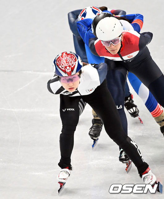 9일(한국시간) 중국 베이징 캐피털 실내경기장에서 2022 베이징 동계올림픽 쇼트트랙 여자 1000m 예선 경기가 열렸다.대한민국 최민정이 역주하고 있다. 2022.02.09 /jpnews@osen.co.kr